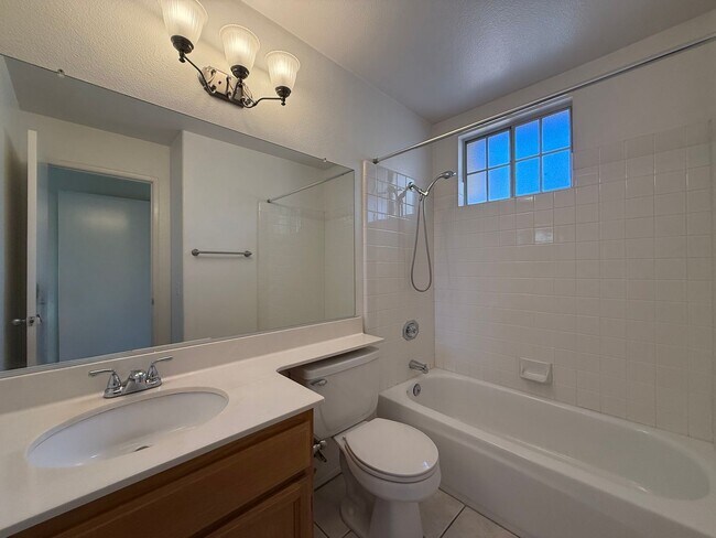 Building Photo - SD: Spacious 2BD/2.5BA Townhome in Sabre Springs with Private Backyard, 2-Car Garage & In-Unit La...