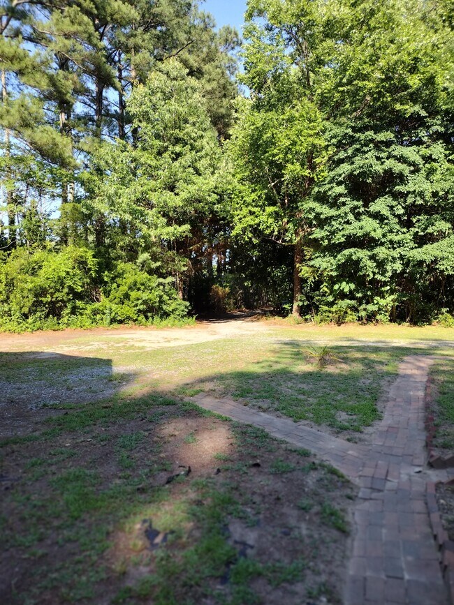 Building Photo - 1511 Big Bethel Rd