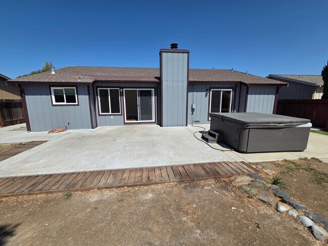 Building Photo - 616 Placer Ln