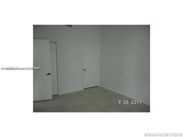 Building Photo - 3818 SW 48th Ave