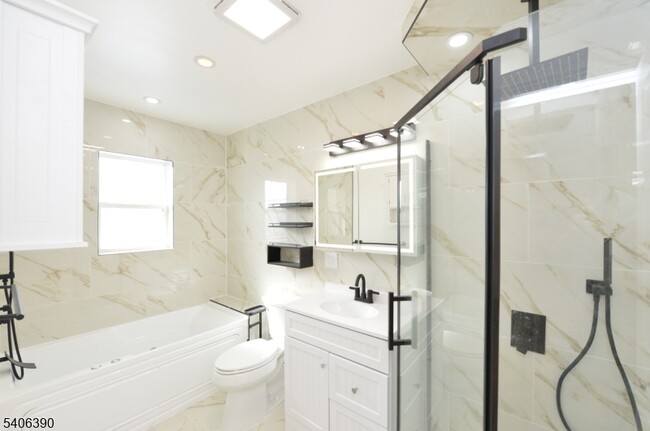 Building Photo - 100 Eastern Wy