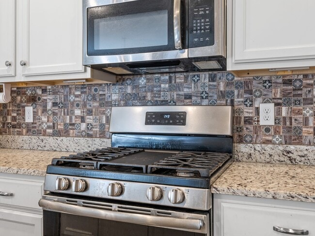 Building Photo - Spacious 4BR Townhouse with 2-Car Garage Near Downtown Greer, NO APPLICATION FEE if APPROVED