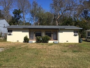 Building Photo - 2 Bedroom Duplex on Hancock Street - Available now!