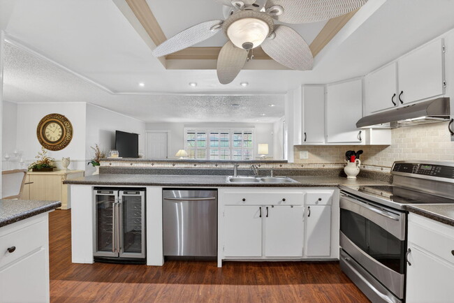 Building Photo - 3951 NE 17th Ave