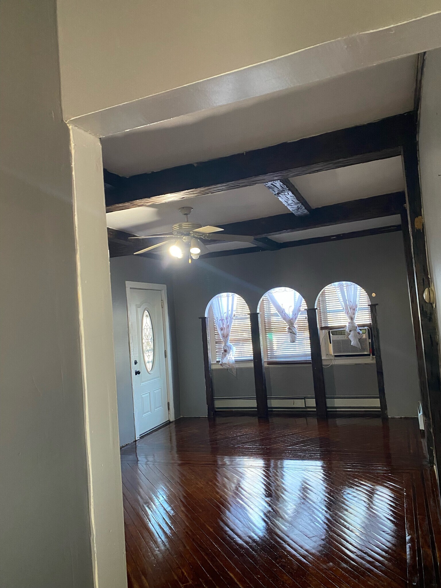 Building Photo - 421 Halsted St