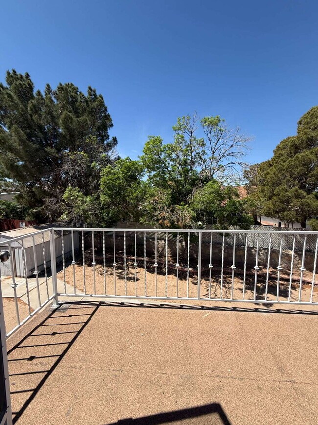 Building Photo - 12000 Ivory Gate Way