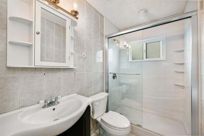 Building Photo - 714 Begonia St