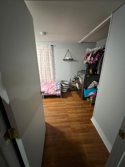 Laundry Area - 62 Pudding Hill Rd