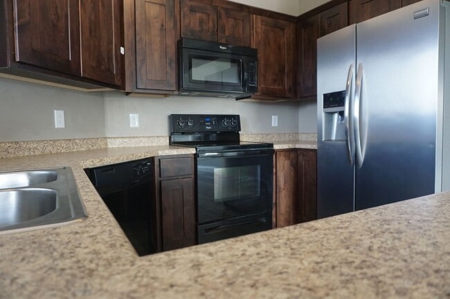 Building Photo - 8264 Resaca Dr