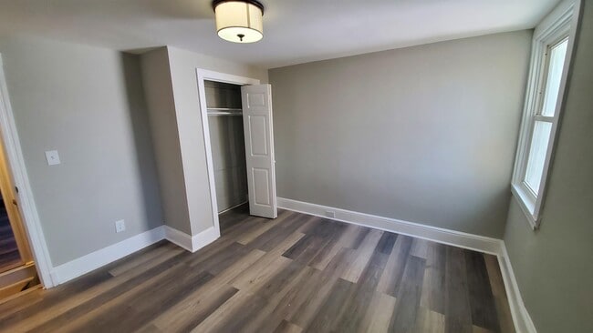 Building Photo - 315 W 30th St