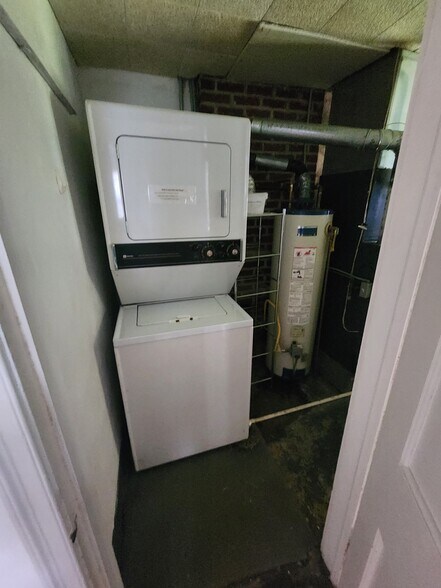 Laundry - 505 E 28th Ave