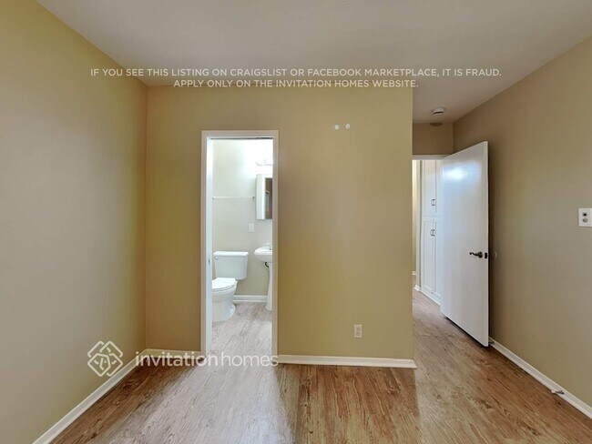 Building Photo - 2882 David St