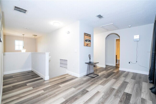 Building Photo - 5251 Wildwood Wy