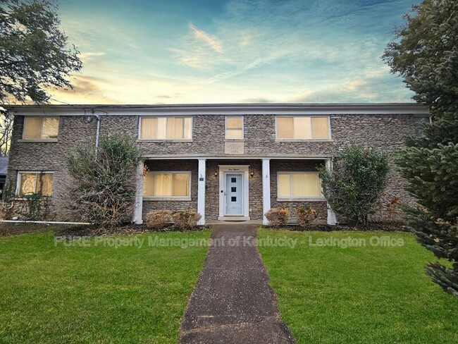 Building Photo - 115 Delmont Dr