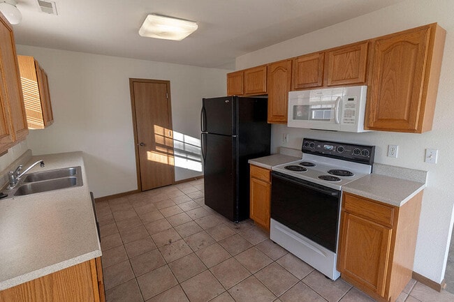 Building Photo - 1602 Typhoon Dr