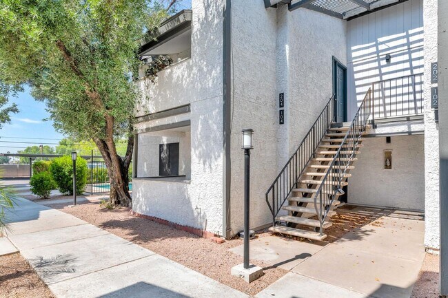 Building Photo - FANTASTIC 2 BED 2 BATHS IN SCOTTSDALE **Cashless Deposit Available!!!** 15 min to ASU