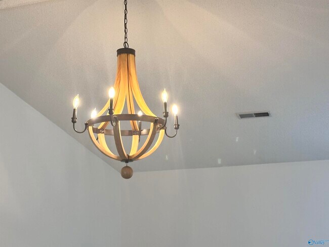 Building Photo - 9727 Wallwood Dr SE