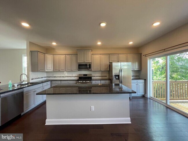 Building Photo - 1101 Hights Farm Rd N