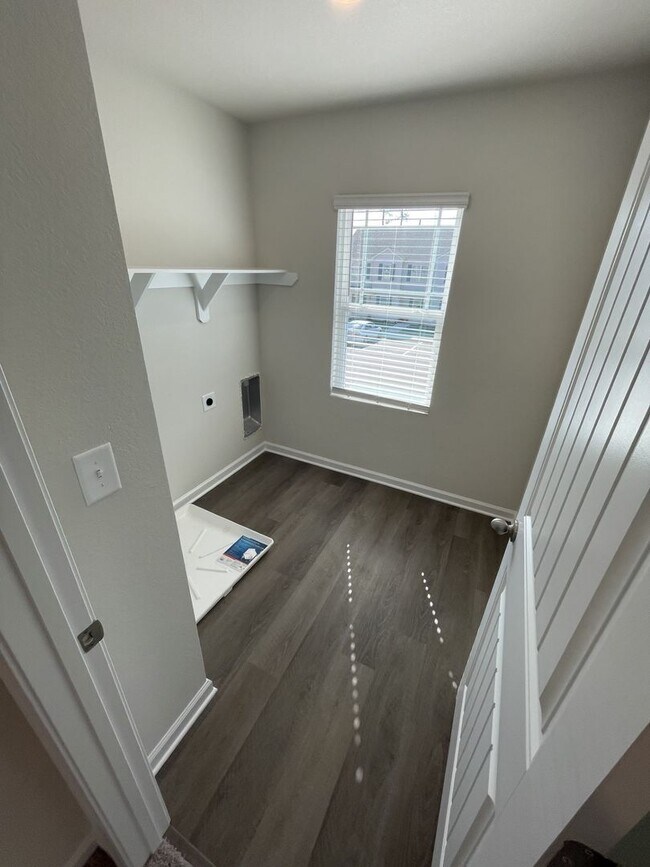 Building Photo - 3 Bd 2.5 Ba Townhome