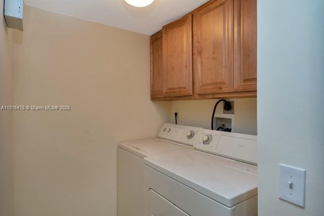 Building Photo - 313 Villa Cir