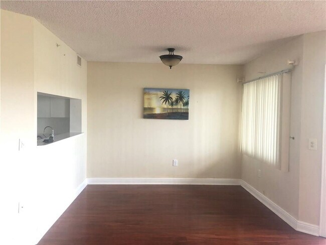 Building Photo - 1001 SW 141st Ave