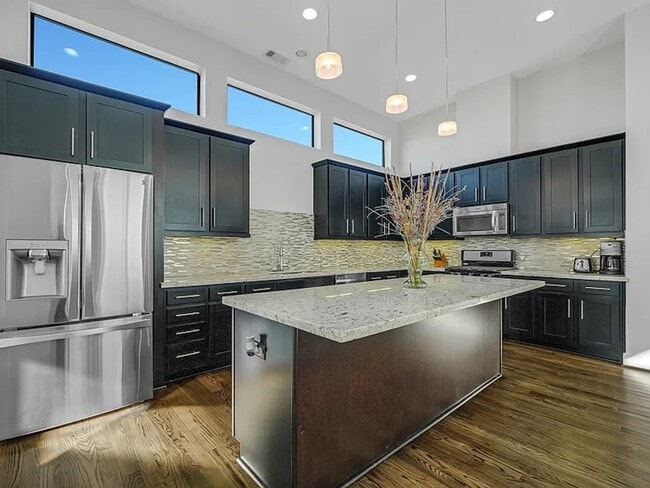 Building Photo - 1814 Thompson St