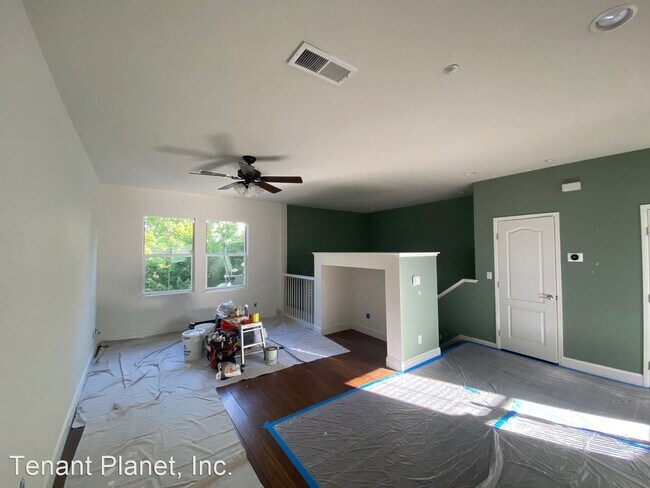 Building Photo - 2 br, 2.5 bath House - 596 Saco Terrace