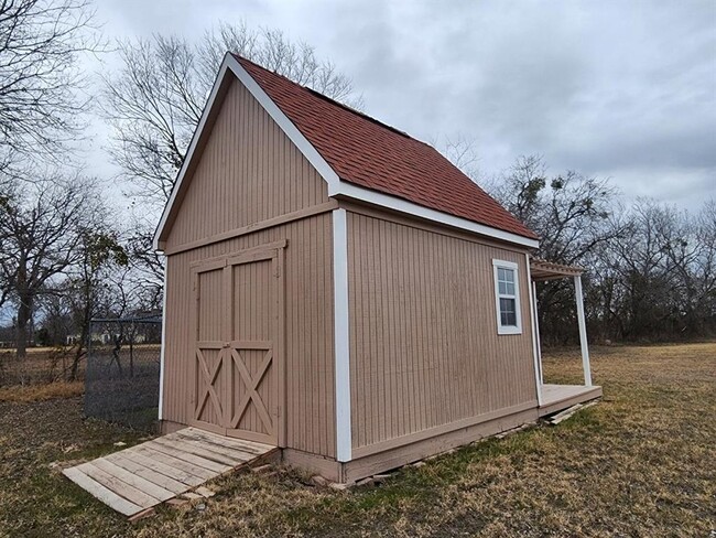 Building Photo - 127 Brushy Creek Trail