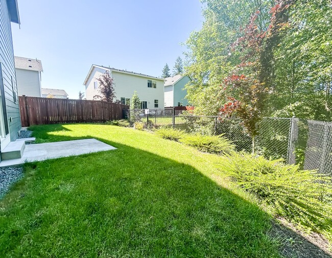 Building Photo - Newly Built 4bd 2.5ba in LSSD