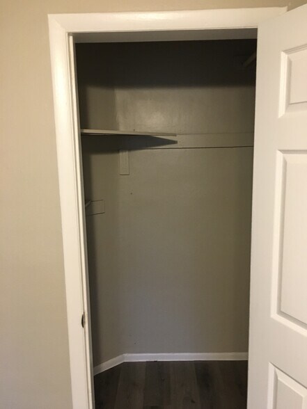 Building Photo - 805 10th St SW