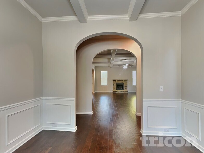 Building Photo - 68 Shenandoah Dr