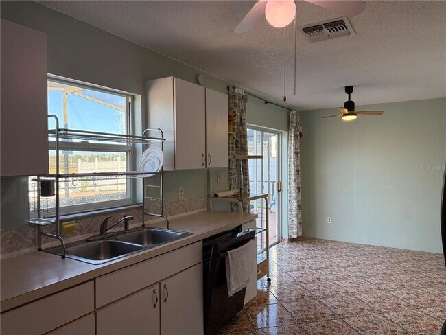 Building Photo - 1219 Kempton Chase Pkwy