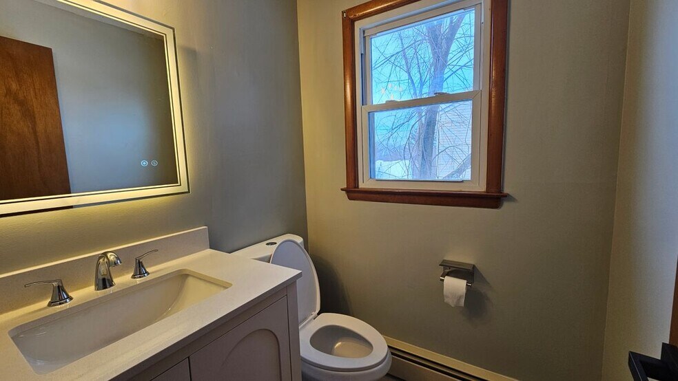 Building Photo - 32 Morrison St