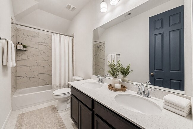 Building Photo - 2107 Brooke Avery Dr