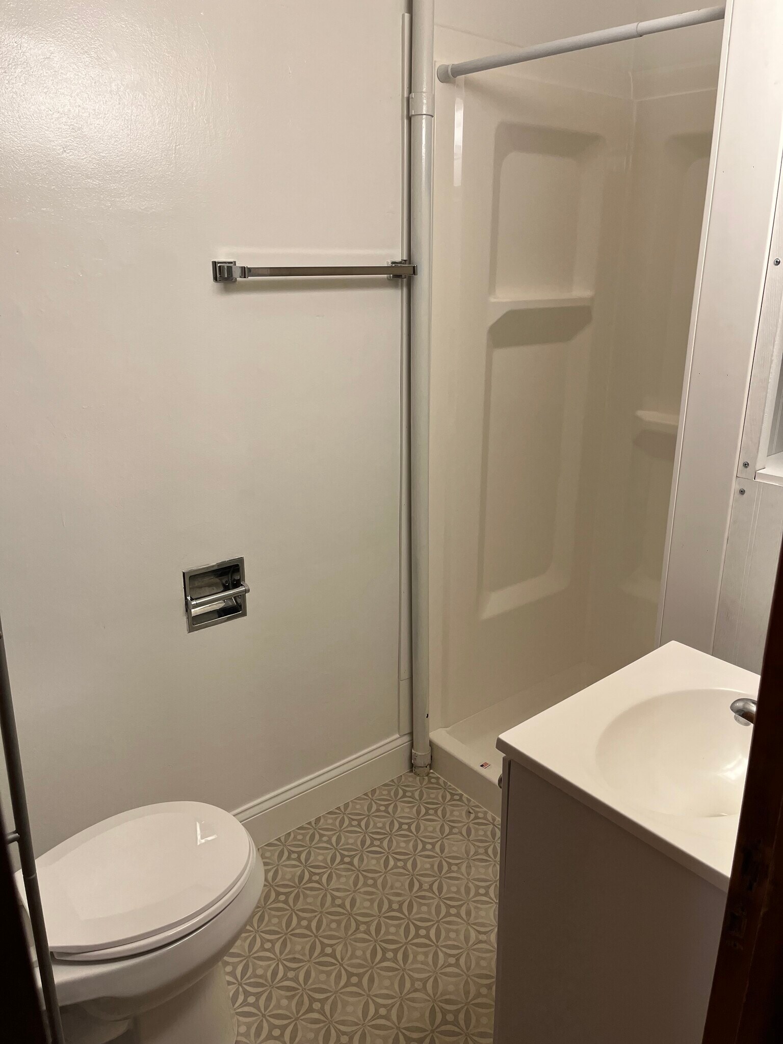Bathroom - 719 3rd St SW