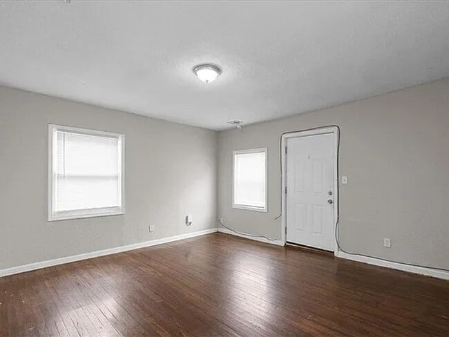 Building Photo - 1646 Bennington Ave