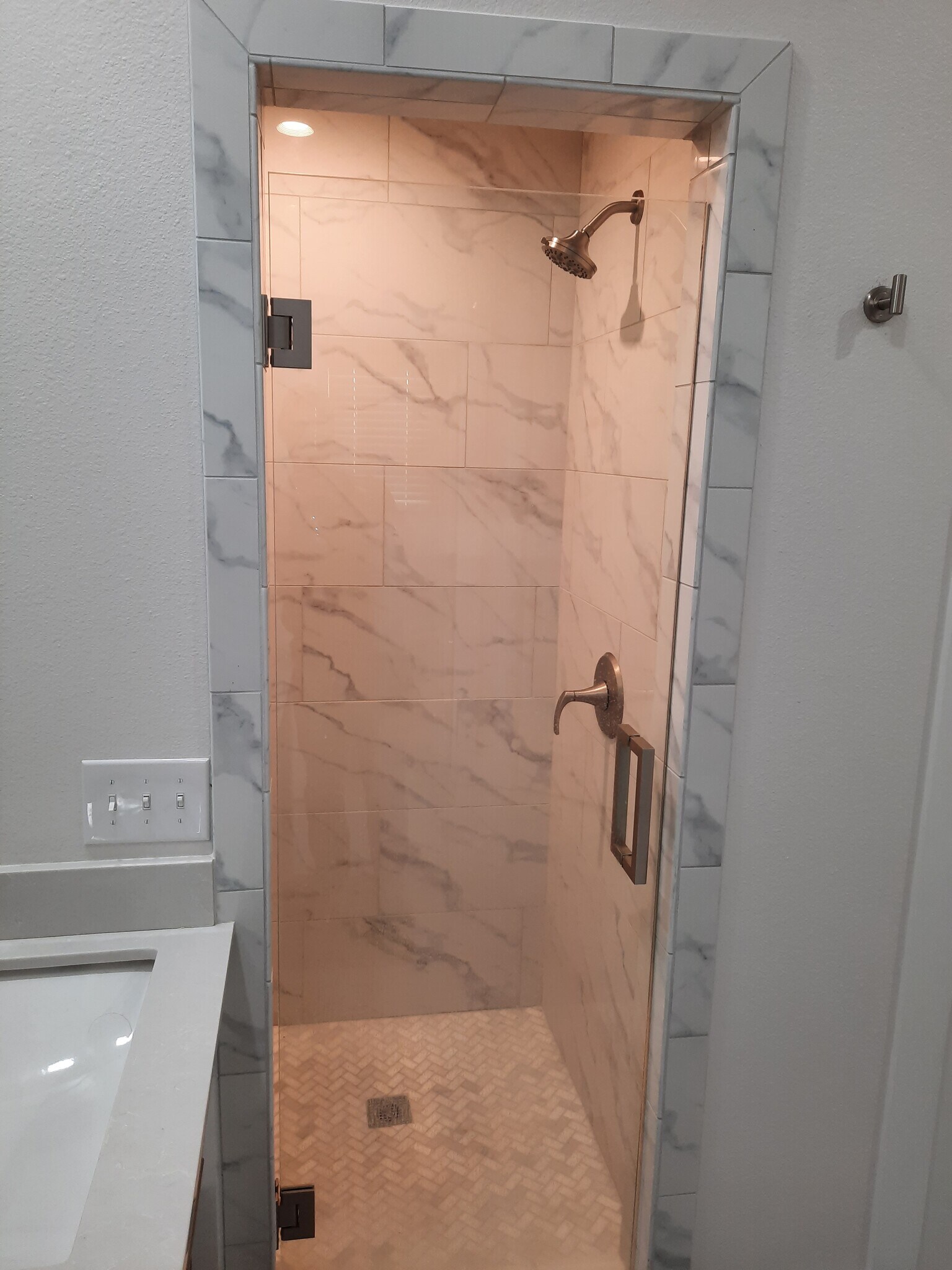 Building Photo - 1735 Woodridge Dr