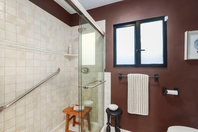 Building Photo - 4763 Golden Rd