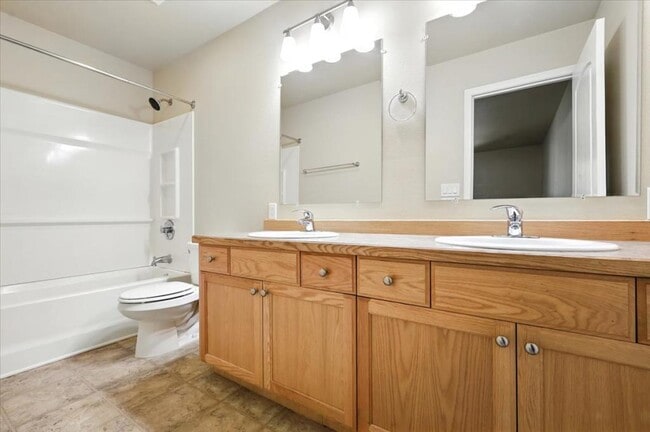 Building Photo - 4866 S Danielle St