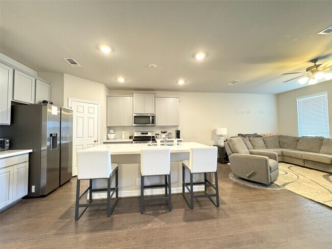 Building Photo - 26006 Steele Flower Dr