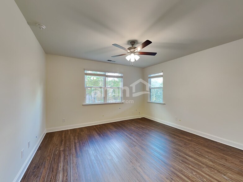 Building Photo - 6237 Bridlewood Ln