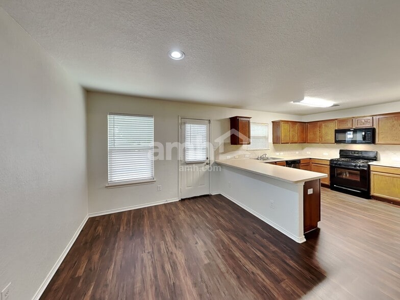 Building Photo - 3123 Candleside Dr