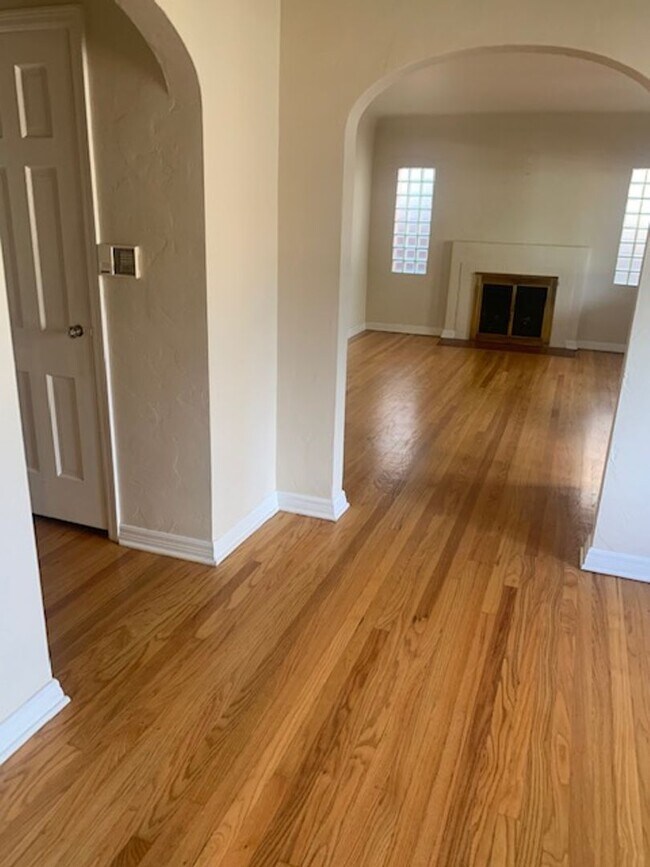 Building Photo - Very nice Ranch style home in Montclair ne...