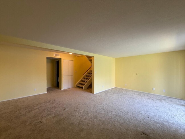 Building Photo - 2524 S El Paradiso