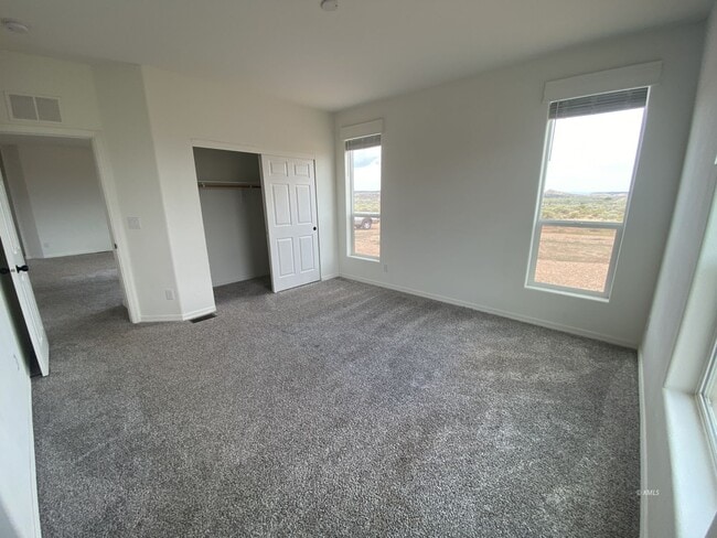 Building Photo - 2255 S Hopi Dr