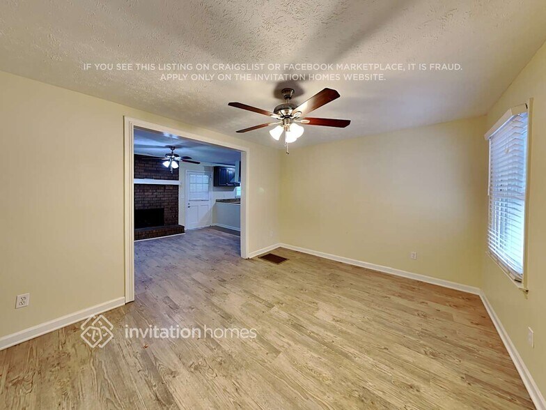 Building Photo - 4656 E Glen Ridge Cir