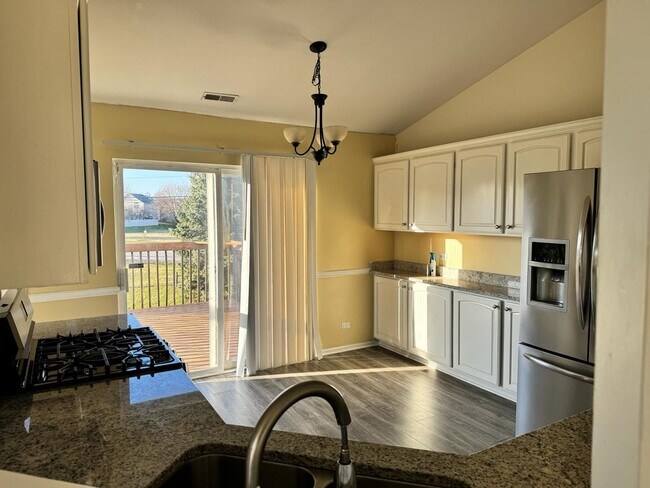 Building Photo - 3292 Bromley Ln