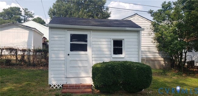 Building Photo - 2318 Leah Rd