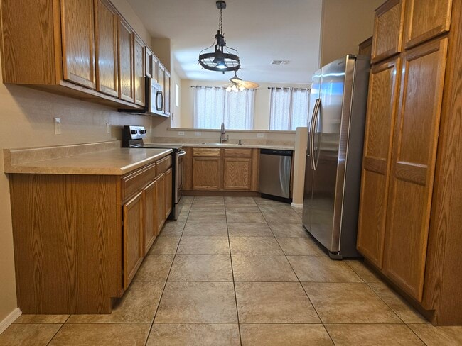 Building Photo - 15649 W Supai Dr