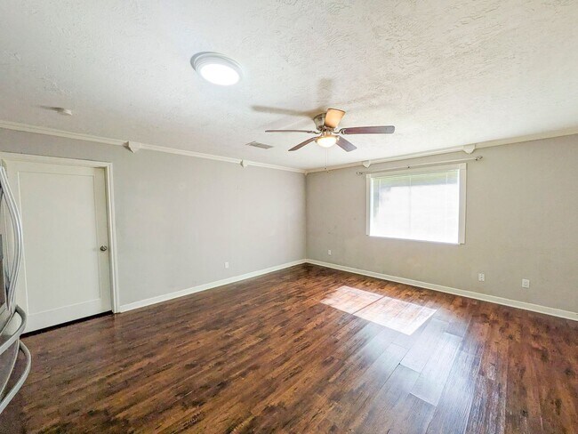 Building Photo - 460 Belvedere Dr
